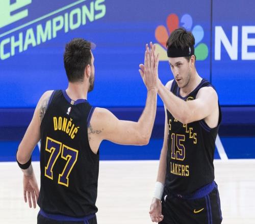 第4节85次失误!火箭双核毫无默契全明星2人组,或需交易掉1人