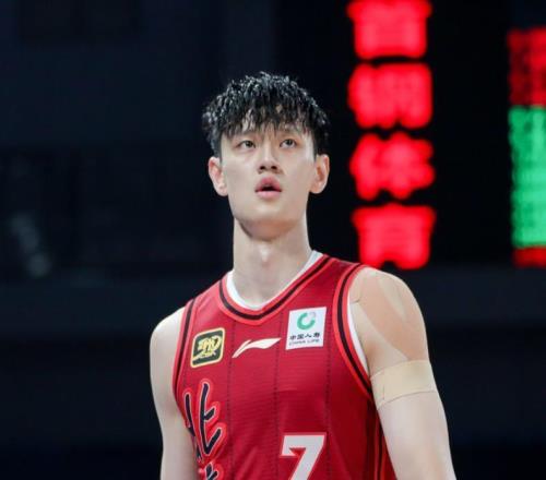 曾凡博拒绝NBL底薪合同,下一步重回首钢队或冲击NCAA