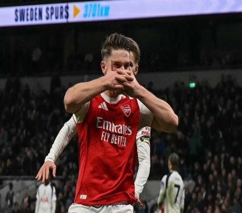 哲凯赖什社媒庆祝胜利:伦敦是红色的