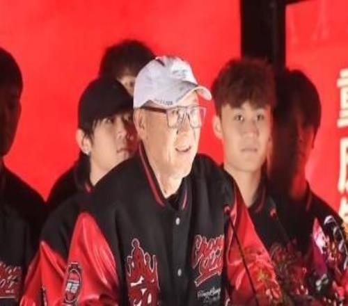 張外龍：曾跟球迷承諾一定會回到重慶跪謝最努力的球員們