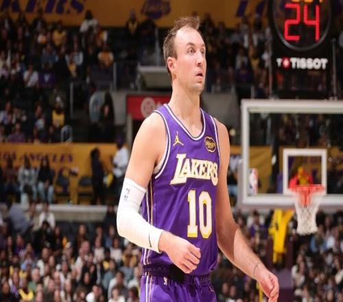 场上效果还算不错,但湖人还远没有发挥出超级投手的最大价值