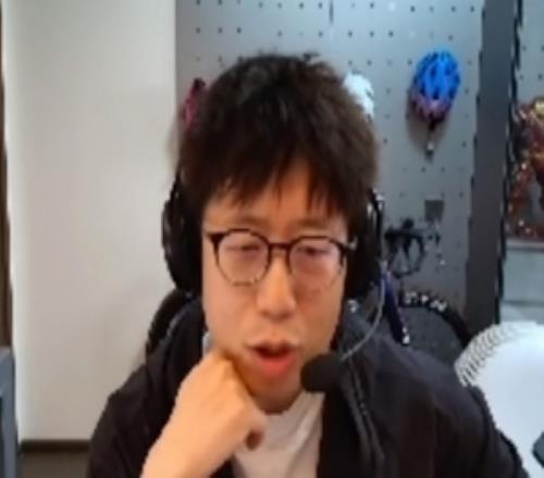 米勒：中单发条我有话要说了我第一期视频就是中单发条小虐YYF！