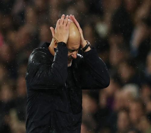 54岁瓜帅仰天长叹：曼城4失良机放生蓝军！金球先生暴怒：本该40