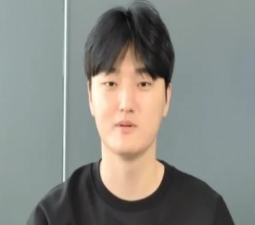 只接冠軍AD的班，Peyz生涯的事業(yè)運(yùn)有點(diǎn)好連續(xù)三次換隊(duì)，上一任AD均為冠軍AD！