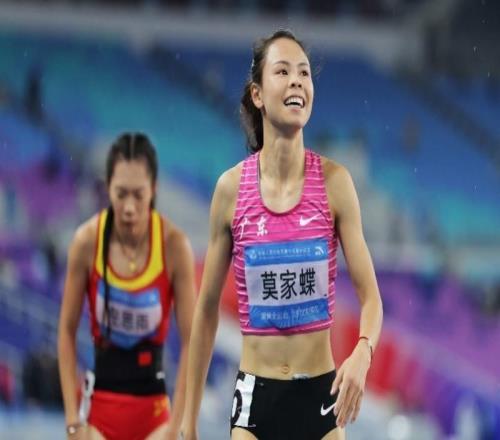 又是0.12秒決勝負(fù)！莫家蝶不敵劉英蘭獲女子400米亞軍