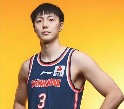 广东队赢球!有1个人却很郁闷,5中1,表现太糟糕了