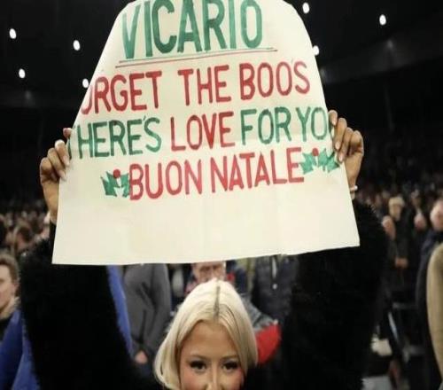 TA:列维的离开让热刺球迷少了个清晰的情绪宣泄目标