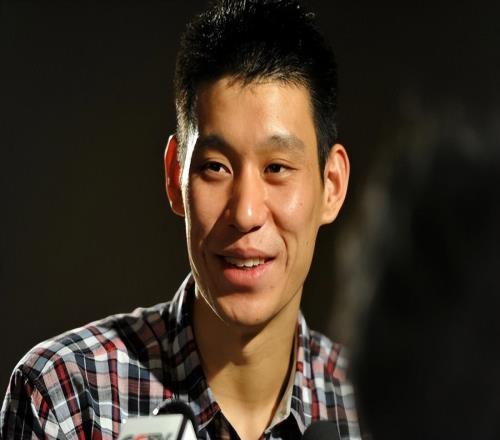 700萬+明星待遇，他選擇拒絕！隻拿3萬也要追夢，值得男籃學習！