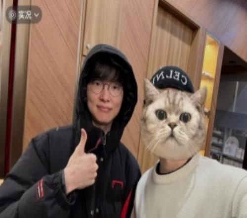 行程好運網友分享：在韓國沒看成比賽但海底撈偶遇了Faker