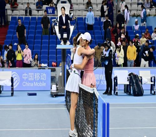 王欣瑜赢下“左右大战”！十五运网球单打四强阵容出炉