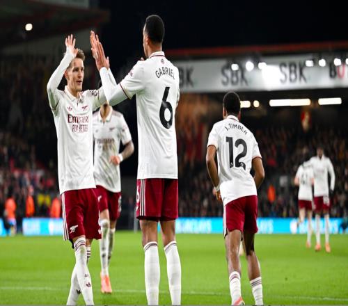 32!中卫送大礼后自我救赎铁腰梅开二度12.9亿豪门强势5连胜