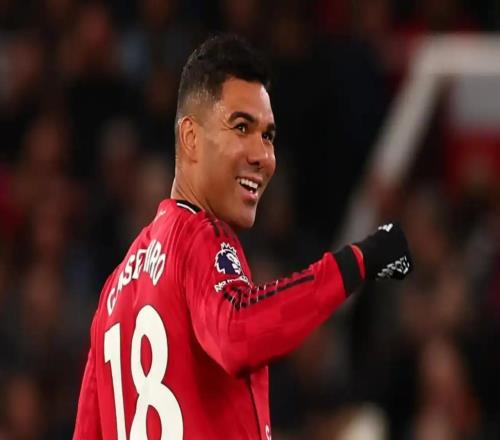 英媒：卡塞米羅可能續(xù)約留隊，但現(xiàn)有超30萬鎊的周薪需要降低