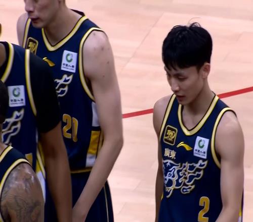 太適合廣東隊！CBA“空間型中鋒”打出身價，或被朱芳雨截胡