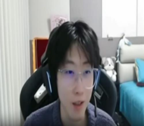 你也是T1粉被问去不去香港看LCKZhuo：想看的人进了我才能去