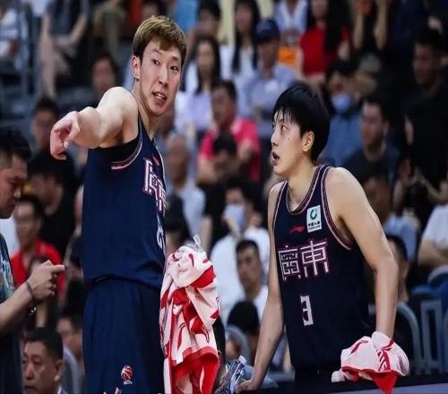 不提徐杰,不提胡明轩!周琦公开夸两后卫,赵睿首选不是北京队