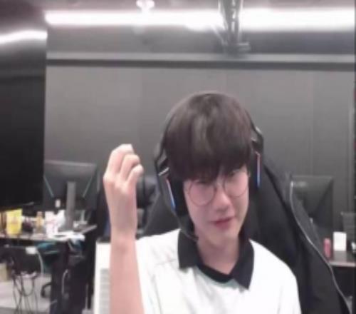 Career谈场间痛哭：觉得特别对不起队友也对教练组感到非常抱歉