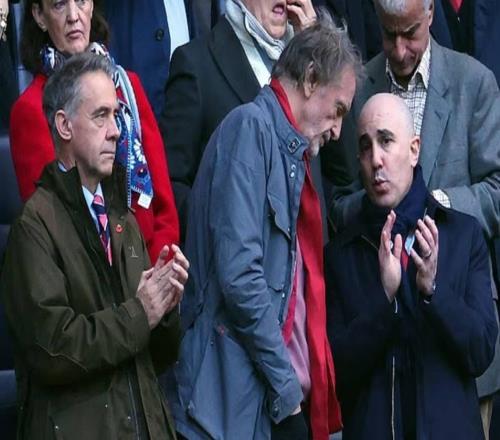 邮报:曼联CEO贝拉达今年将恢复圣诞派对,员工对此表示欢迎