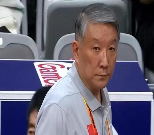 就在今天!中国女篮迎来好消息,宫鲁鸣接受批评,调整球员出场时间