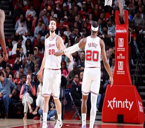 整體表現(xiàn)還算穩(wěn)定，但接下來(lái)火箭內(nèi)線核心不得不承擔(dān)起更大的責(zé)任