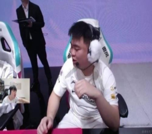 Breathe：我感覺跟他Tian配合的蠻舒服天神前麵很容易就優勢節奏