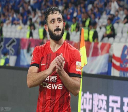 在海港成功路上,有一人重要性不亚于徐根宝和穆帅