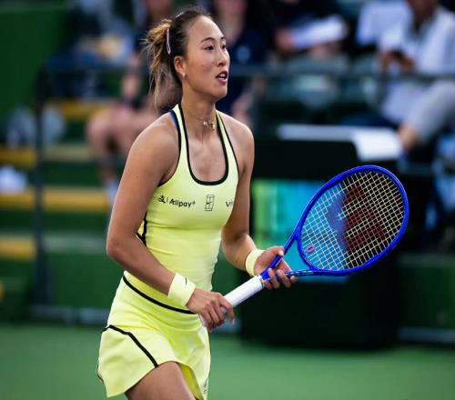 勝利雖遲但到！鄭欽文首秀過關，戰凱斯時間確定被稱是真正挑戰