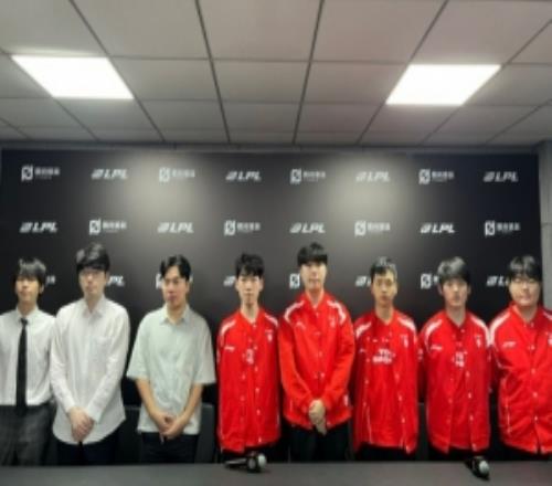 TES赛后群访Kanavi：Jiejie去了FPX我们那一把好好准备拿下他们