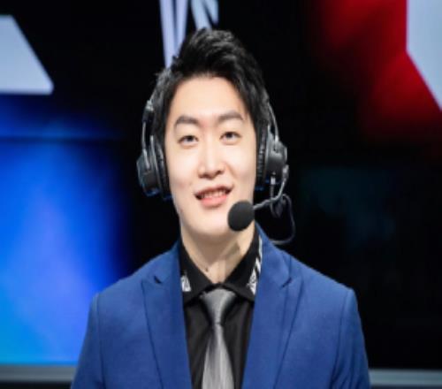 官方解说也看不下去了管泽元调侃Bin世一上言论：快说你被盗号了我求你了！！