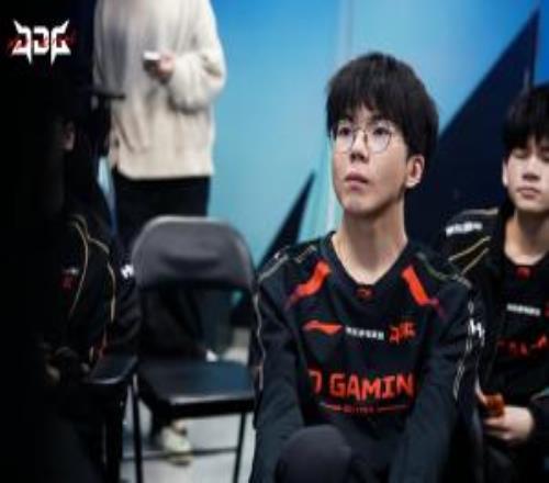 一己之力送掉比賽！Junjia首局飛潘森關鍵局亂開三局戰績合計41024