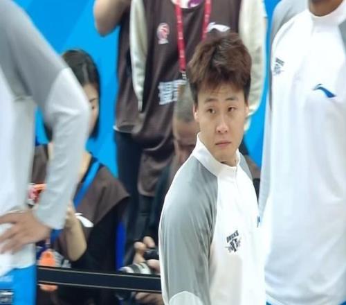 赵睿社媒致歉:不该将情绪发泄在球迷身上感谢网友的监督和批评