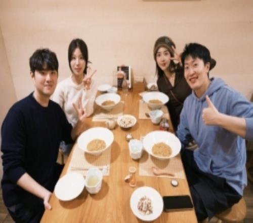 管澤元余霜夫婦和Bang志宣聚餐：Bang對管哥說下次我帶你贏解說杯