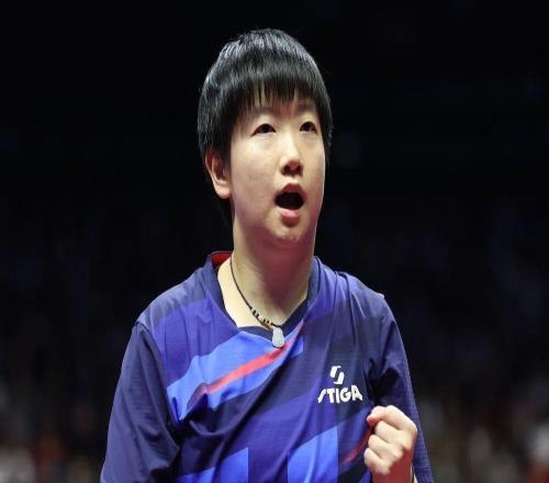 孙颖莎:我觉得曼昱是当今女乒最优秀的王曼昱:我有点不好意思了,我觉得莎莎要更好、更强一些