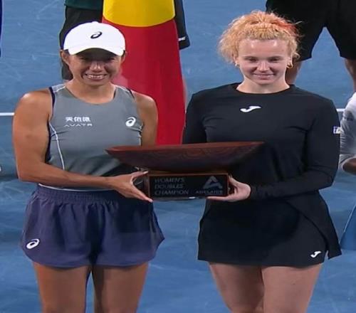 中國(guó)網(wǎng)球連續(xù)兩周有冠軍入賬！張帥女雙決賽上演橫掃攜冠出征澳網(wǎng)