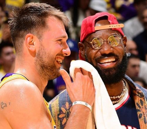 49分11板8助!就在今天,2项前无古人的NBA纪录被东契奇达成了