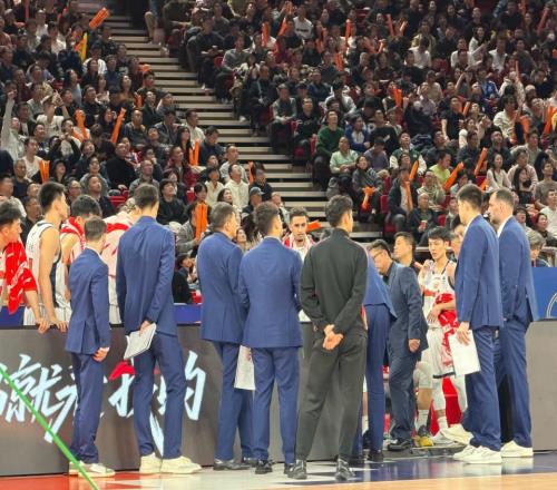 CBA最新排名:广东前三位置不稳,上海10连胜领跑,新疆又掉队