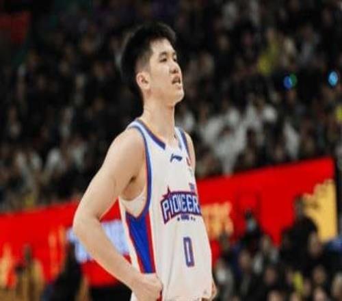 打3场输3场!58岁主帅,放任26岁本土无限开火,场均出手联盟第一