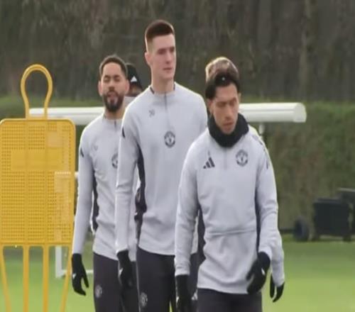 记者:德利赫特、芒特缺席备战热刺的训练