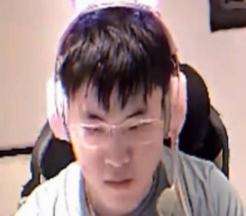 不服就是S！Uzi分享直播视频：这才是英雄联盟该有的样子