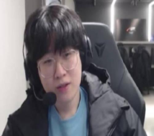 zeus：確實感覺肉長了點因為不怎麽出門所以隻是稍微有點浮腫啦