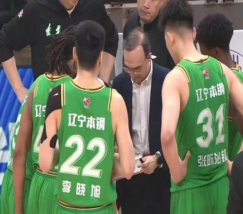 15分大逆转!北京男篮力克辽宁,赵睿34分大爆发,赵继伟26分!