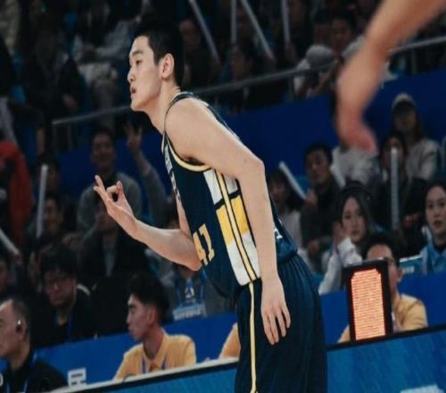 大胜33分!广东男篮晋级八强,“小胡金秋”表现出彩