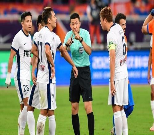 观察：中超争冠冲刺，蓉城、海港和申花“三国演义”，谁会步国安掉队的后尘