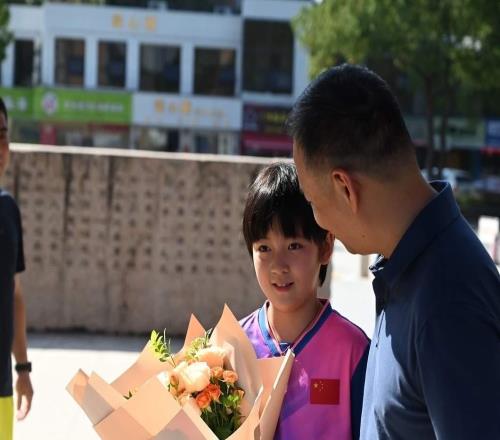 霸氣奪雙冠！中國女乒又一9歲新星崛起：小張怡寧擊敗小鄧亞萍
