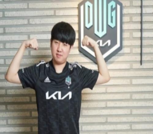 點誰Khan：希望俱樂部讓選手多讀書，不能讓觀眾看采訪覺得憋屈