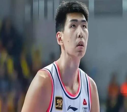 離開杜鋒就爆發，2米26小伙夠厲害，慶祝動作過分，恐遭籃協重罰