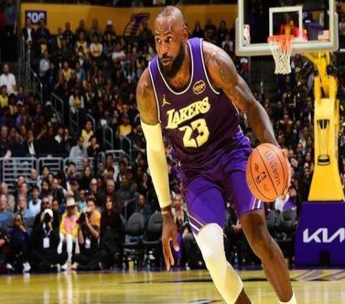 詹姆斯:我的状态越来越好晋级淘汰赛让全队欢欣鼓舞