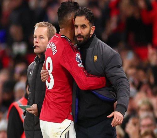 曝卡塞米罗拒绝降薪续约曼联原因！经纪人预测其离队，有别于马奎