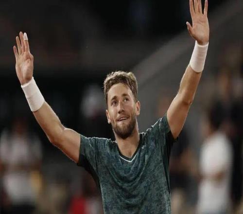 又是纳达尔网校！帮斯瓦泰克找教练培养青少年世界第一学费不菲但成材率蛮高！