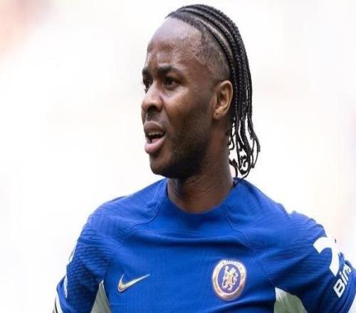 邮报:斯特林在切尔西3年税前5400万镑,一场比赛赚65万镑