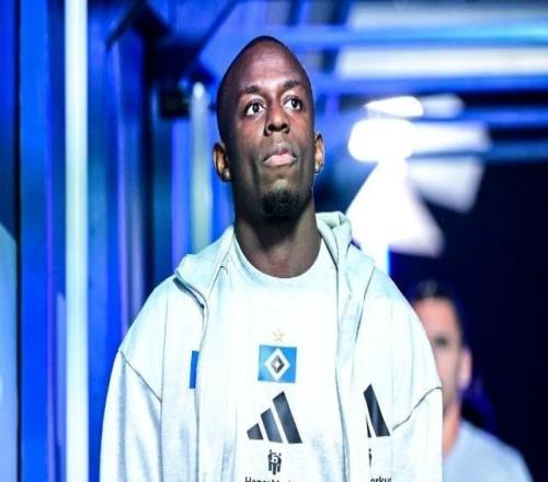 边锋东佩酒驾,汉堡无限期停赛惩戒